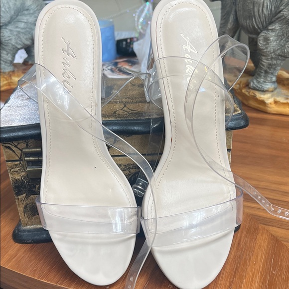 🏖️Elegant Clear Strap Platform Sandal Heels, Size 8. - Picture 1 of 9